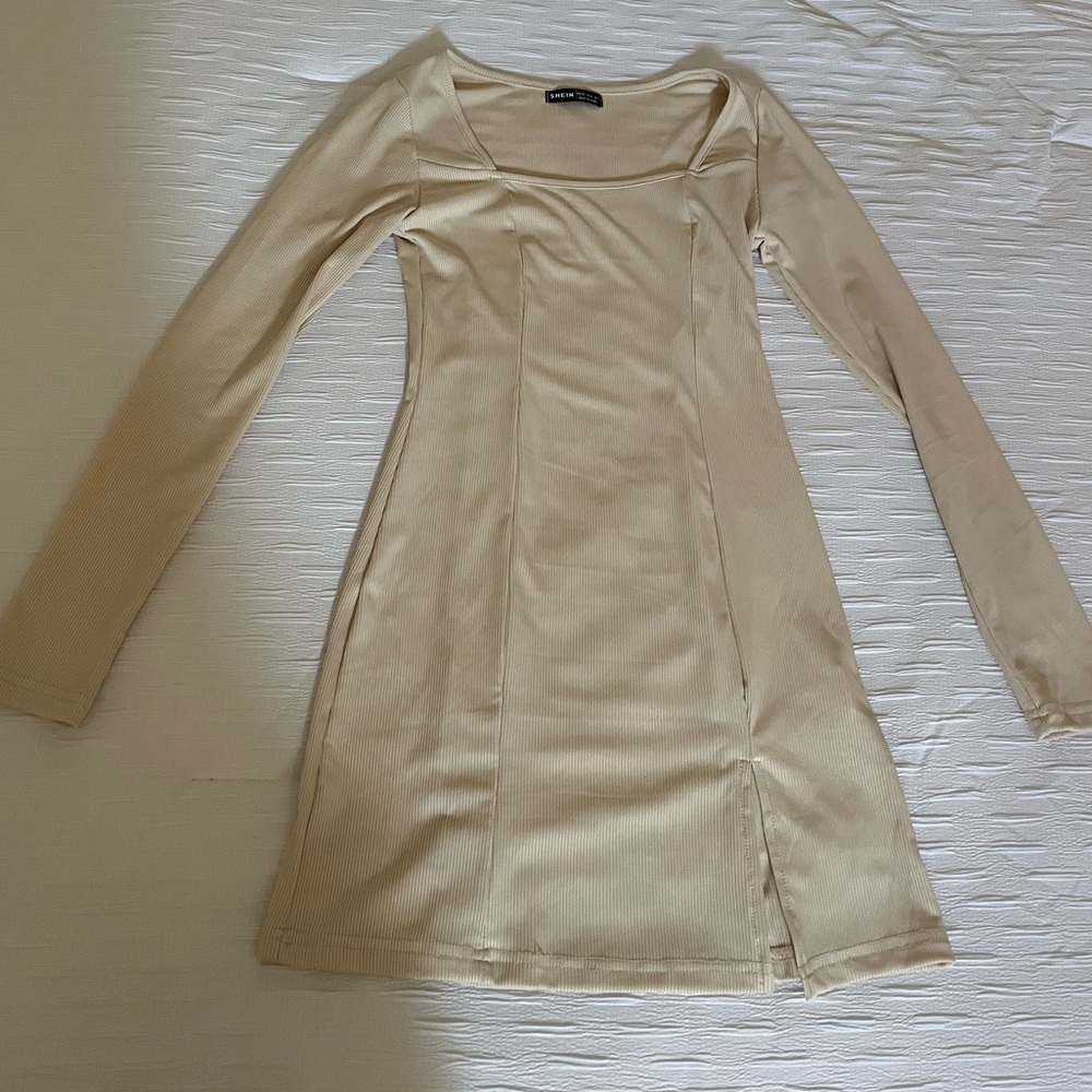 Long sleeve mini dress with slit